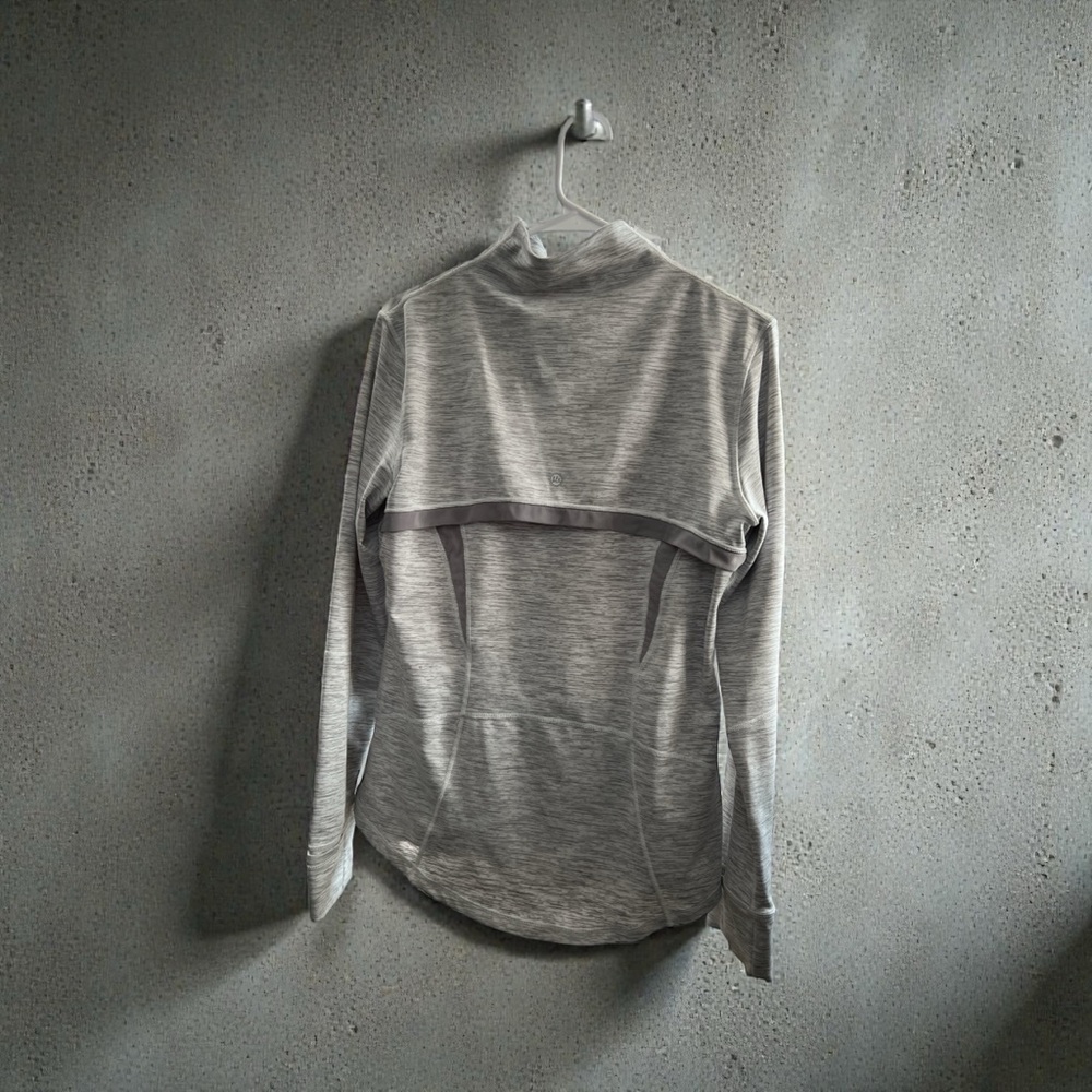 Women's Stylish Gray Zip-Up Jacket - Picture 2 of 2